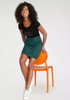 Melrose Rundhalsshirt mit Ziernieten 14 Melrose Rundhalsshirt mit Ziernieten -Melrose Verkaufsshop 0153e3f1 baca 5e8c ace4 22355910c3e4