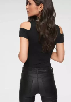 Melrose V-Shirt mit zweifarbigen Glitzersteinen 9 Melrose V-Shirt mit zweifarbigen Glitzersteinen -Melrose Verkaufsshop 33099760