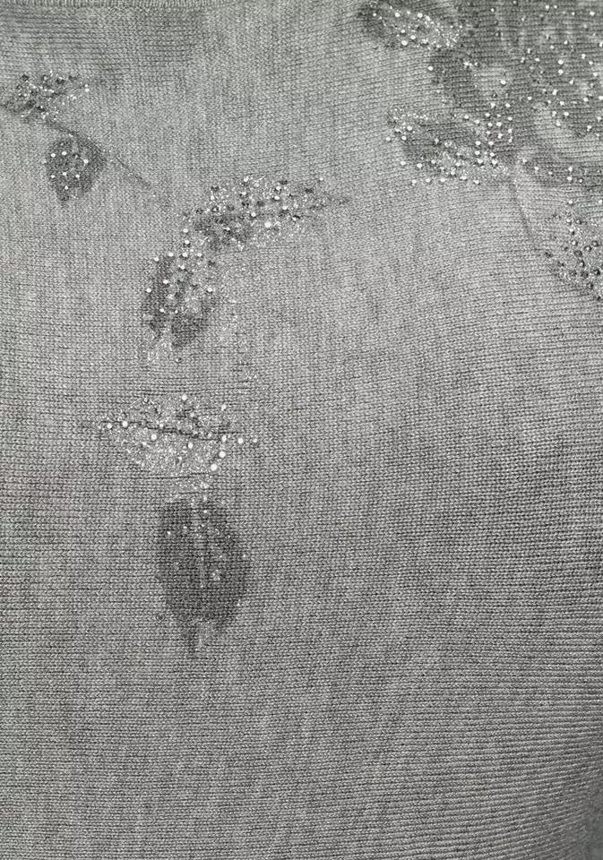 Melrose Fledermauspullover mit Blumenmuster und Glitzersteinen Grau-meliert, Dunkelgrau, Rosa 9 Melrose Fledermauspullover mit Blumenmuster und Glitzersteinen Grau-meliert, Dunkelgrau, Rosa – Bild 7