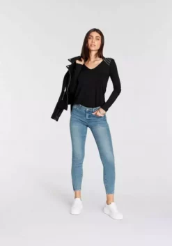 Melrose V-Shirt mit Schulterdekoration 11 Melrose V-Shirt mit Schulterdekoration -Melrose Verkaufsshop 7d977d3b 1391 5365 8be4 193f383c0cdf