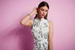 Melrose Maxikleid mit elegantem Blumen-Print -Melrose Verkaufsshop 8fc85e51 9bcd 5c82 964d 54055e1cb7f8