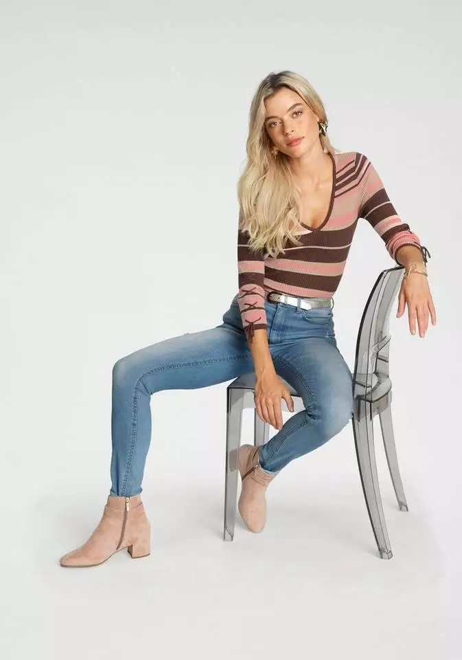 Melrose V-Ausschnitt-Pullover mit Glitzergarn und Schnürung 7 Melrose V-Ausschnitt-Pullover mit Glitzergarn und Schnürung – Bild 5