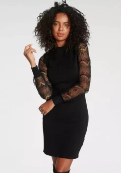 Melrose Strickkleid mit Spitzen-Arm